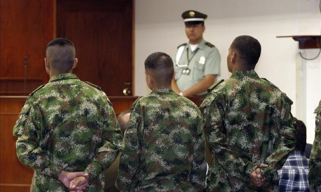 Colombia: Decisión judicial suspende proceso penal por homicidios del Ejército
