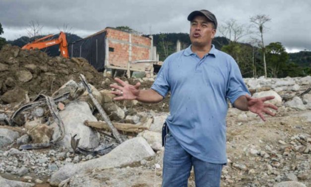 El hombre que busca cadáveres, dos meses después de la tragedia de Mocoa