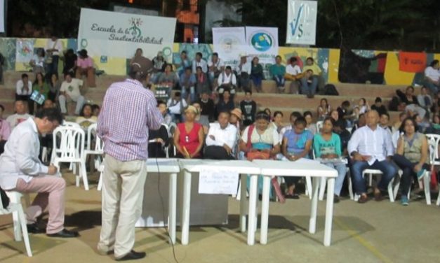 Comunicado a la opinión pública: Las Consultas populares son una conquista democratica